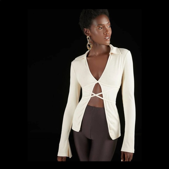 Split sleeves lace up waist top - Picture 2 of 3